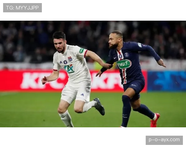 里昂锋线火力全开，球队战绩迎关键突破