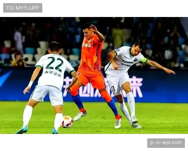 中超激战回顾：巅峰对决中的精彩瞬间与战术博弈引关注